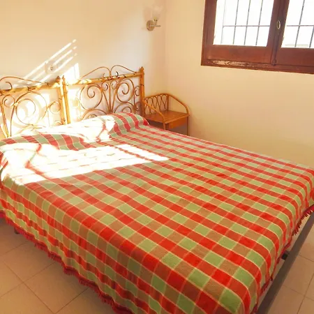 Apartment Centre *
